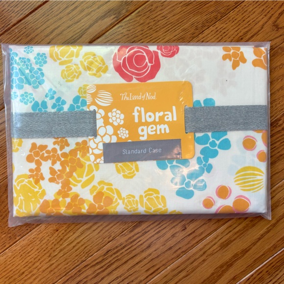 NEW Land of Nod Floral Gem Twin Sheet Set + Extra Pillow Case - Picture 5 of 6